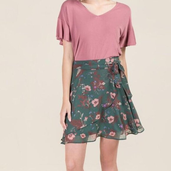 Francesca's Floral Wrap Skirt, Women's Size M - Dark Green/Multi